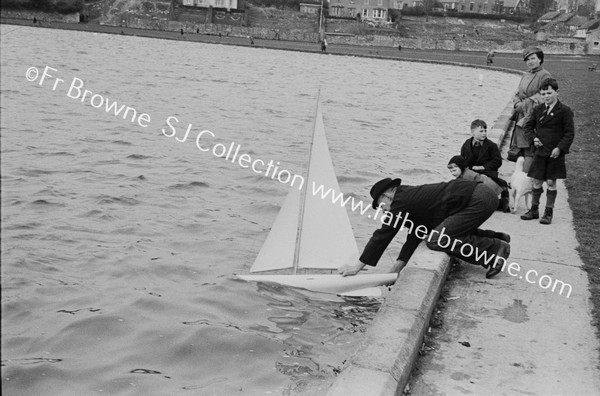 MODEL YACHT RACING ON THE LOUGH